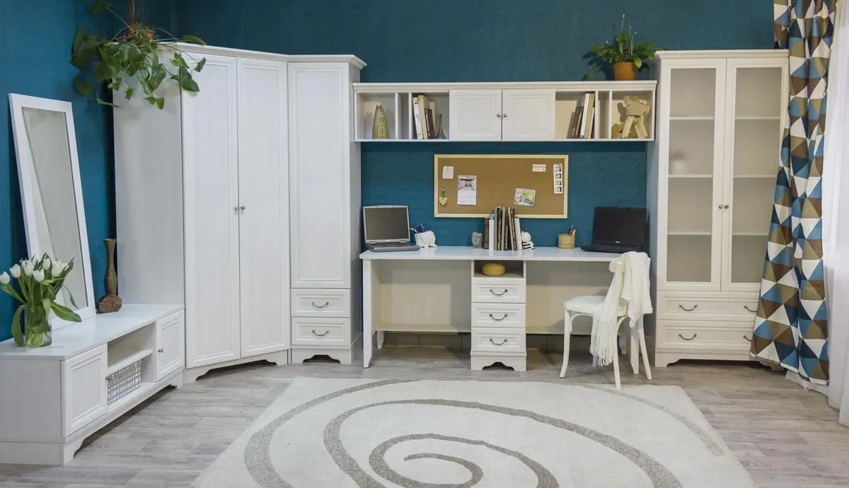 Стеллаж со стеклянными дверцами 6