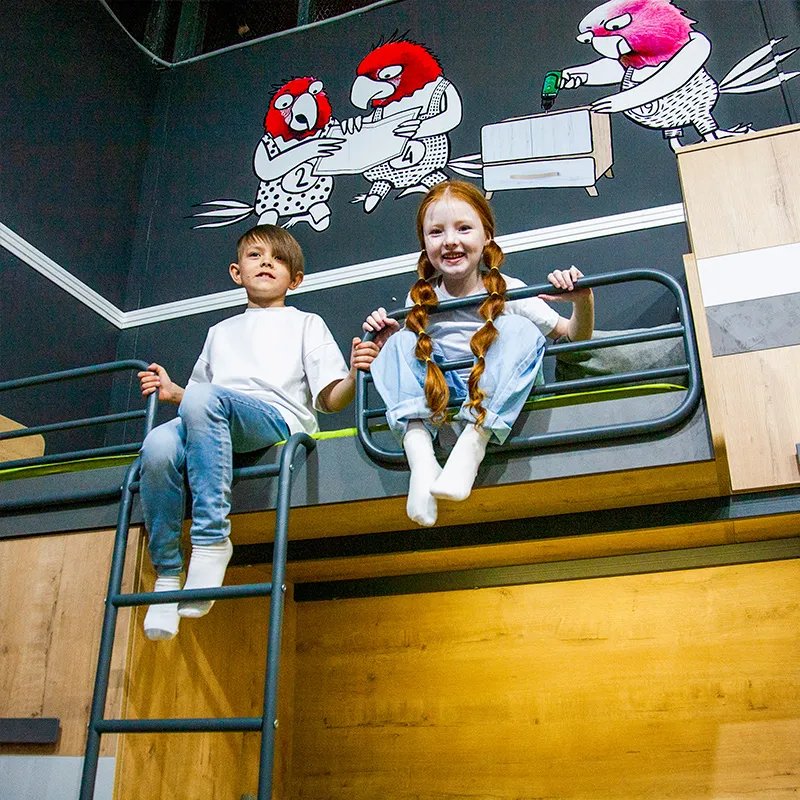 Кровать верхняя правая без лесенки шкаф справа 5