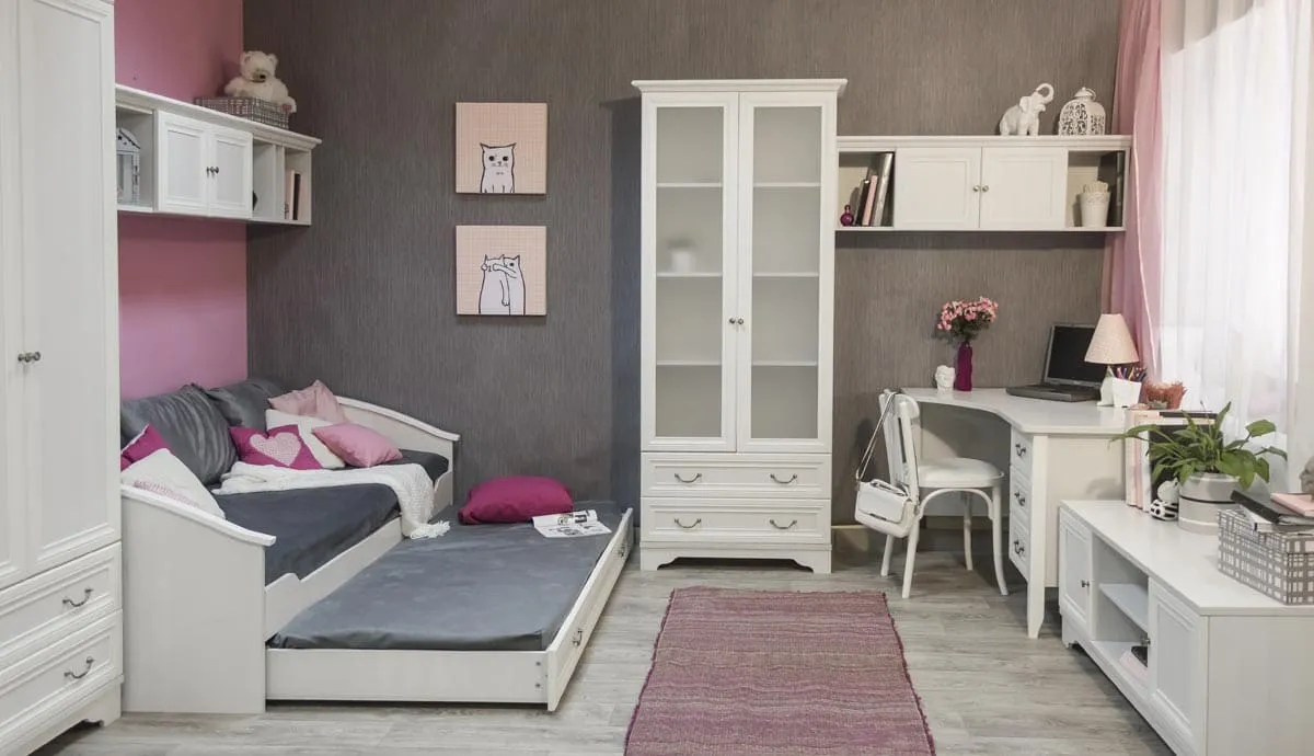 Стеллаж со стеклянными дверцами 5