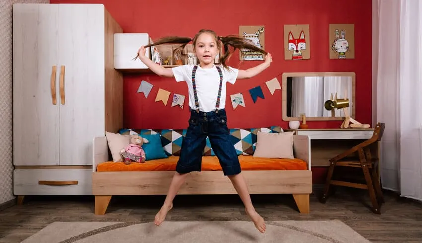 Красная цветовая гамма для детской комнаты